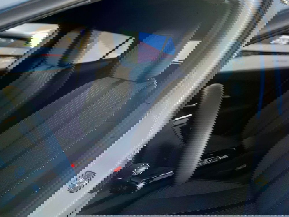 Peugeot 2008 nuova a Bari (10)