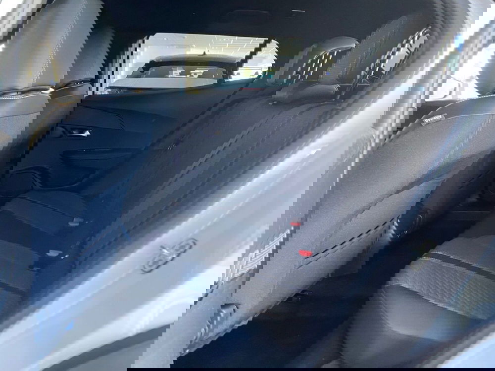 Peugeot 2008 nuova a Bari (12)