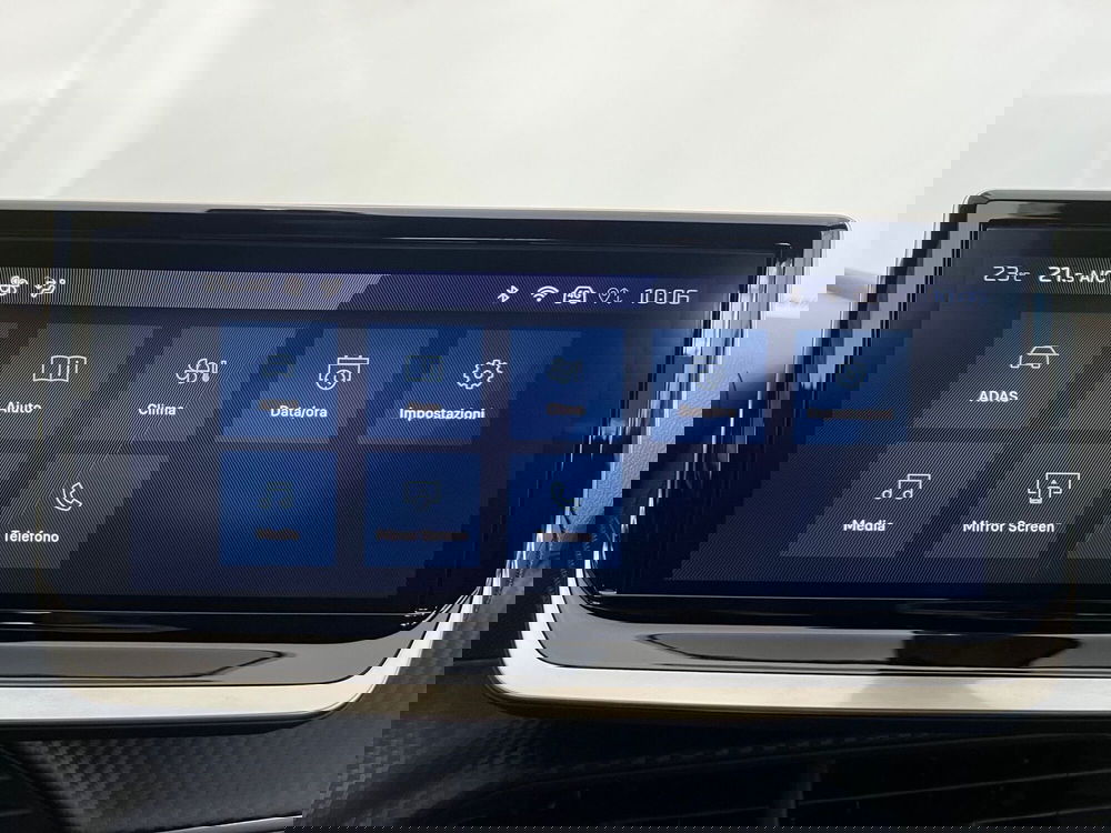 Peugeot 2008 nuova a Bari (17)