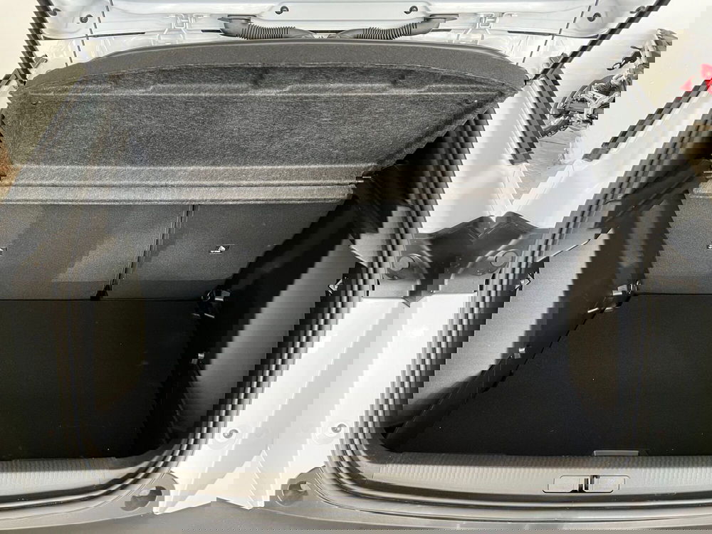 Peugeot 2008 nuova a Bari (8)