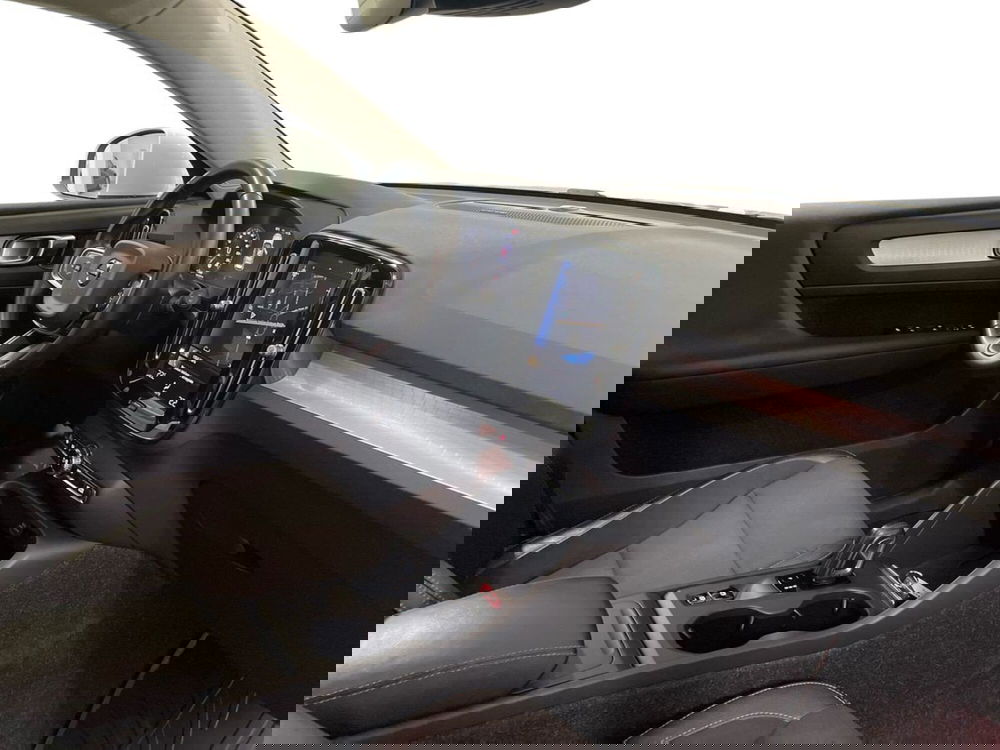 Volvo XC40 usata a Macerata (12)