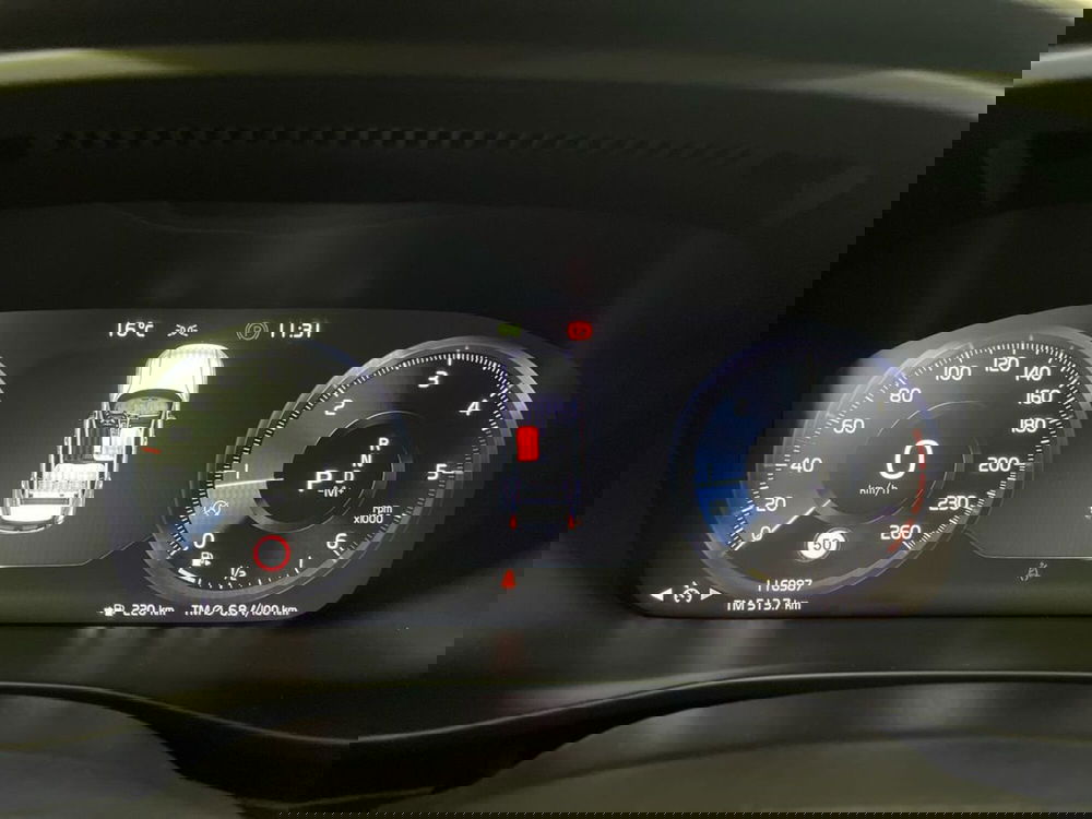 Volvo XC40 usata a Macerata (9)