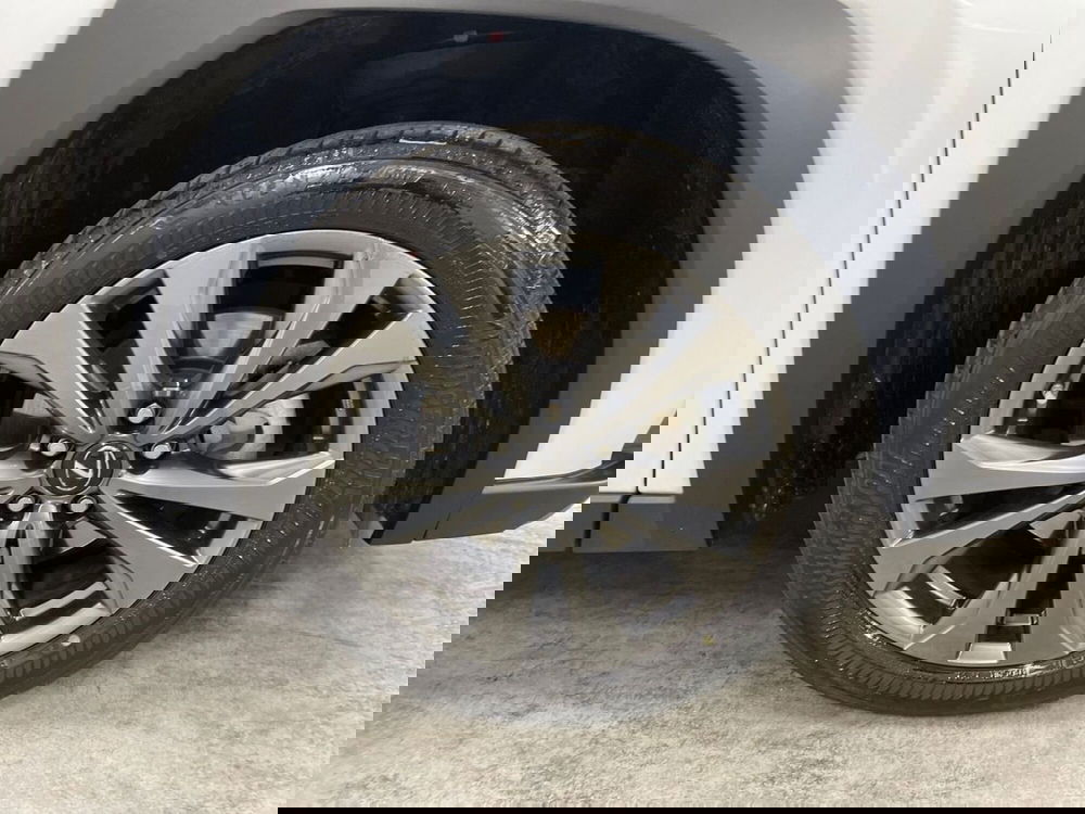 Lexus UX usata a Macerata (8)