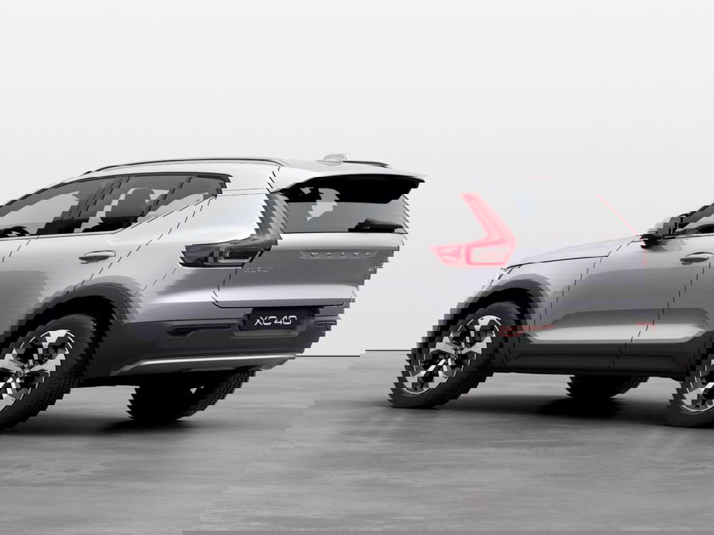 Volvo XC40 nuova a Ravenna (7)