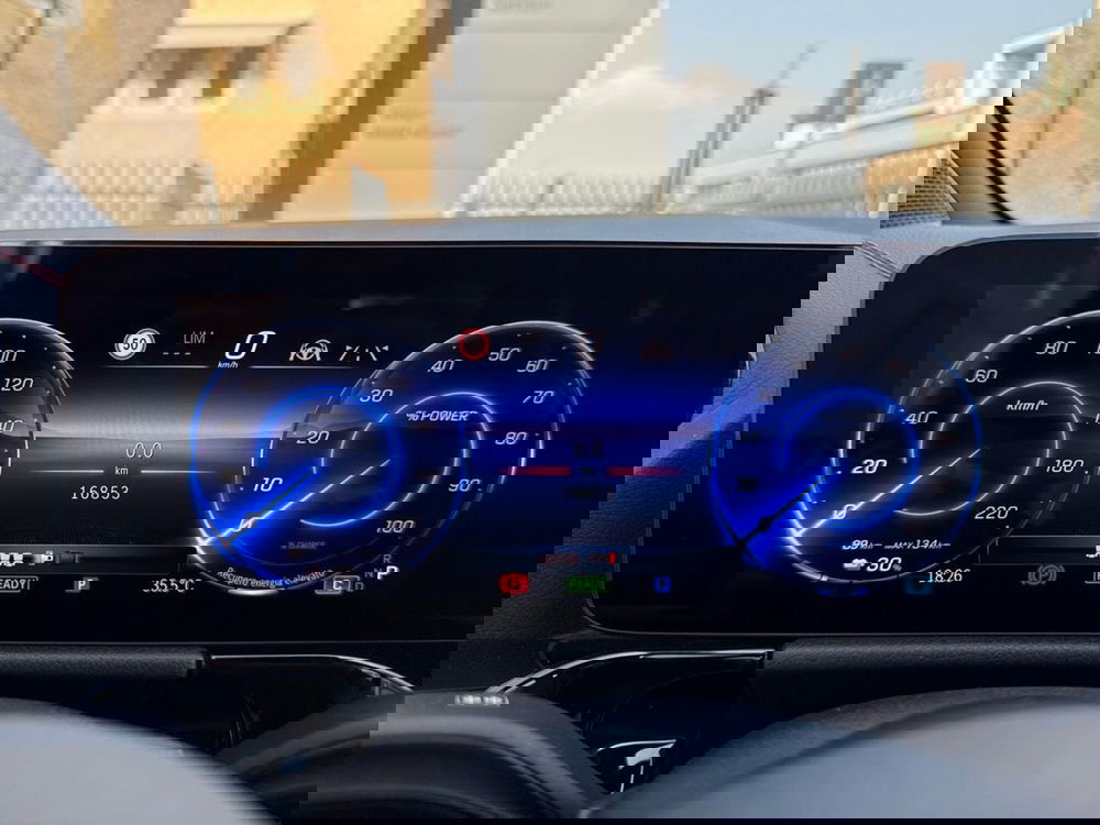 Mercedes-Benz EQA usata a Prato (13)