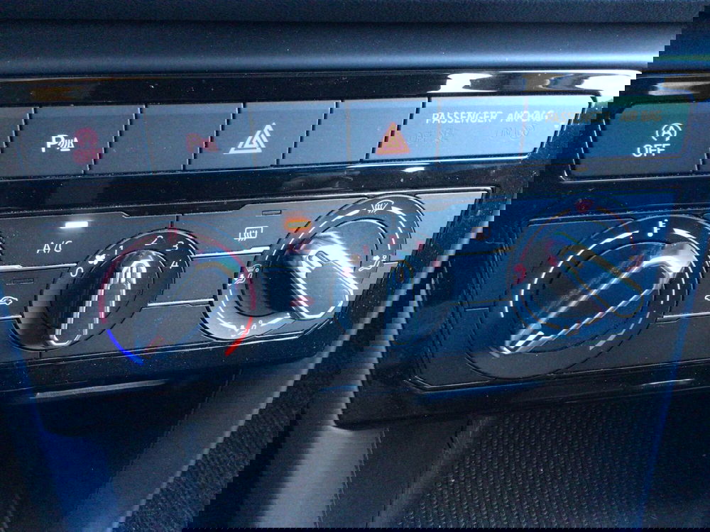 Volkswagen T-Cross usata a Genova (19)