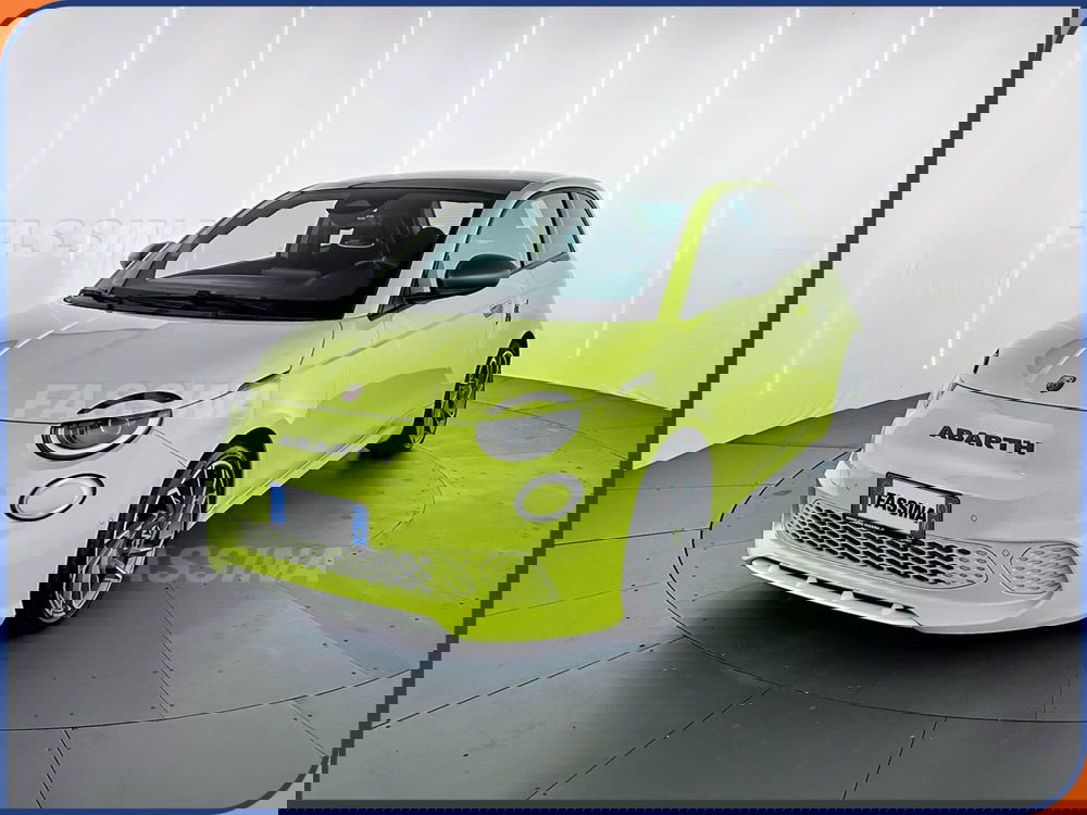 Abarth 500e Cabrio usata a Milano (3)