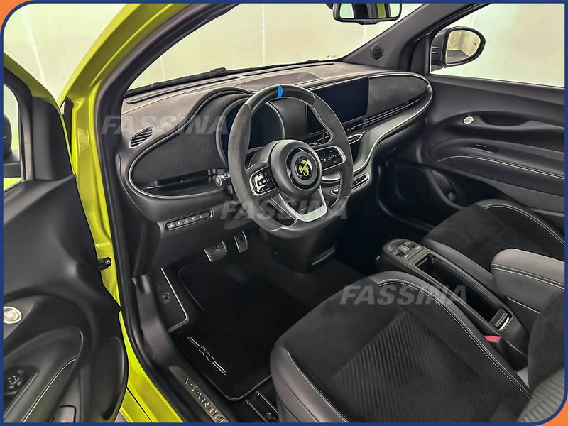 Abarth 500e Cabrio usata a Milano (9)