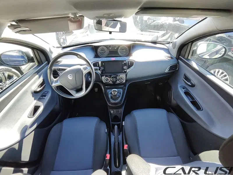 Lancia Ypsilon usata a Foggia (7)
