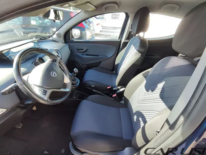 Lancia Ypsilon usata a Foggia (8)