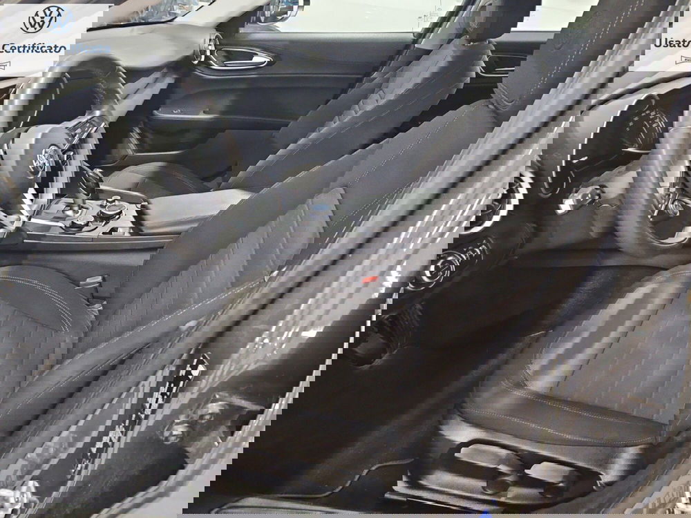 Alfa Romeo Giulia usata a Genova (12)