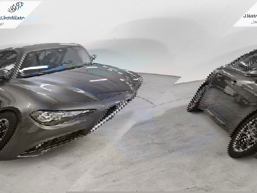 Alfa Romeo Giulia usata a Genova (3)