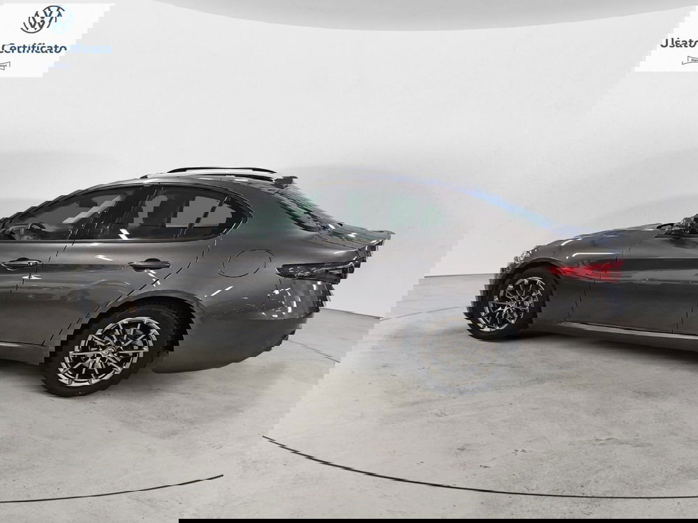 Alfa Romeo Giulia usata a Genova (4)