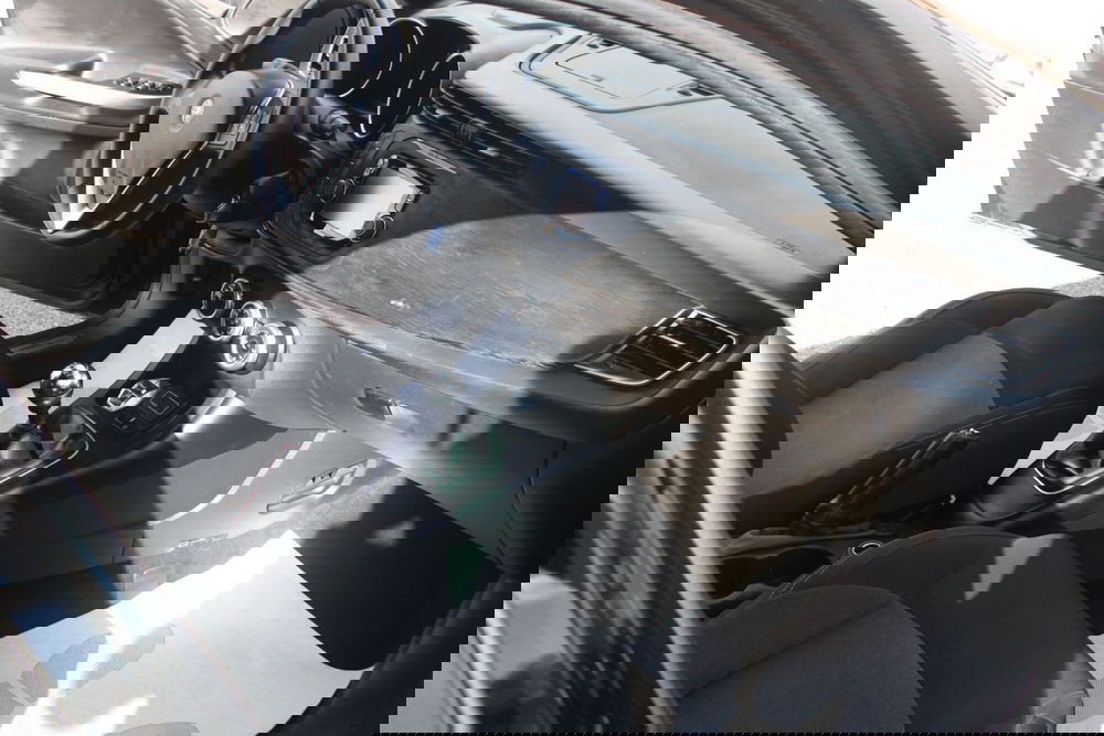 Alfa Romeo Giulietta usata a Catania (12)