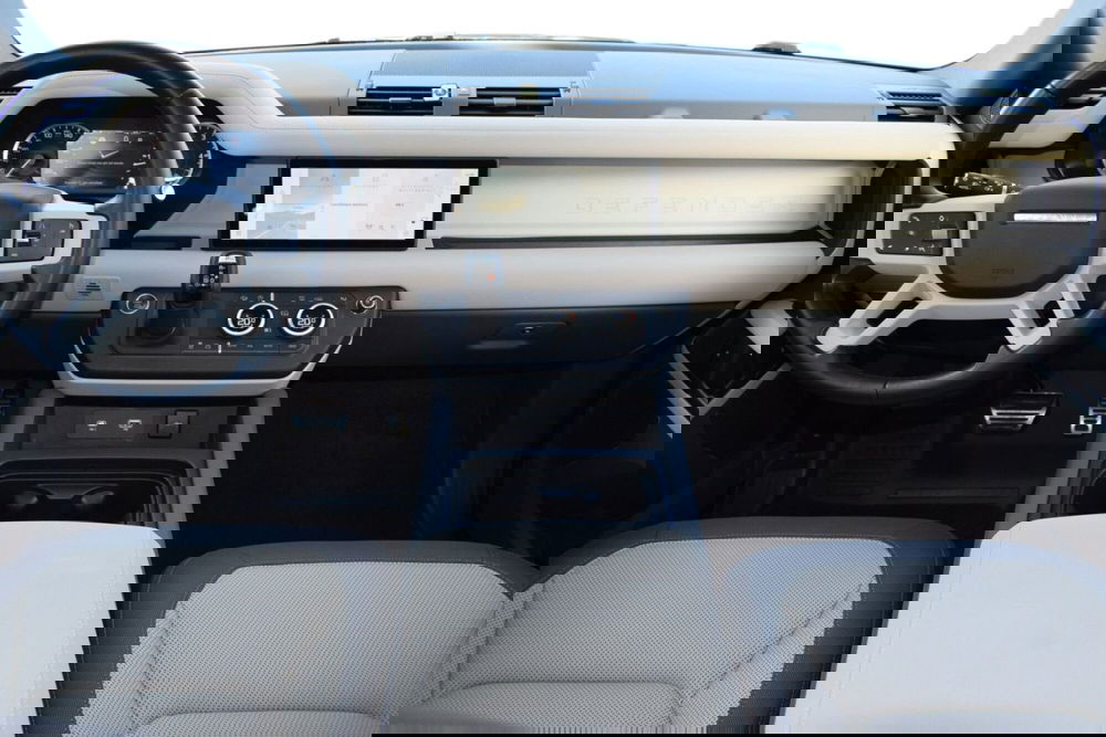 Land Rover Defender usata a Cuneo (4)