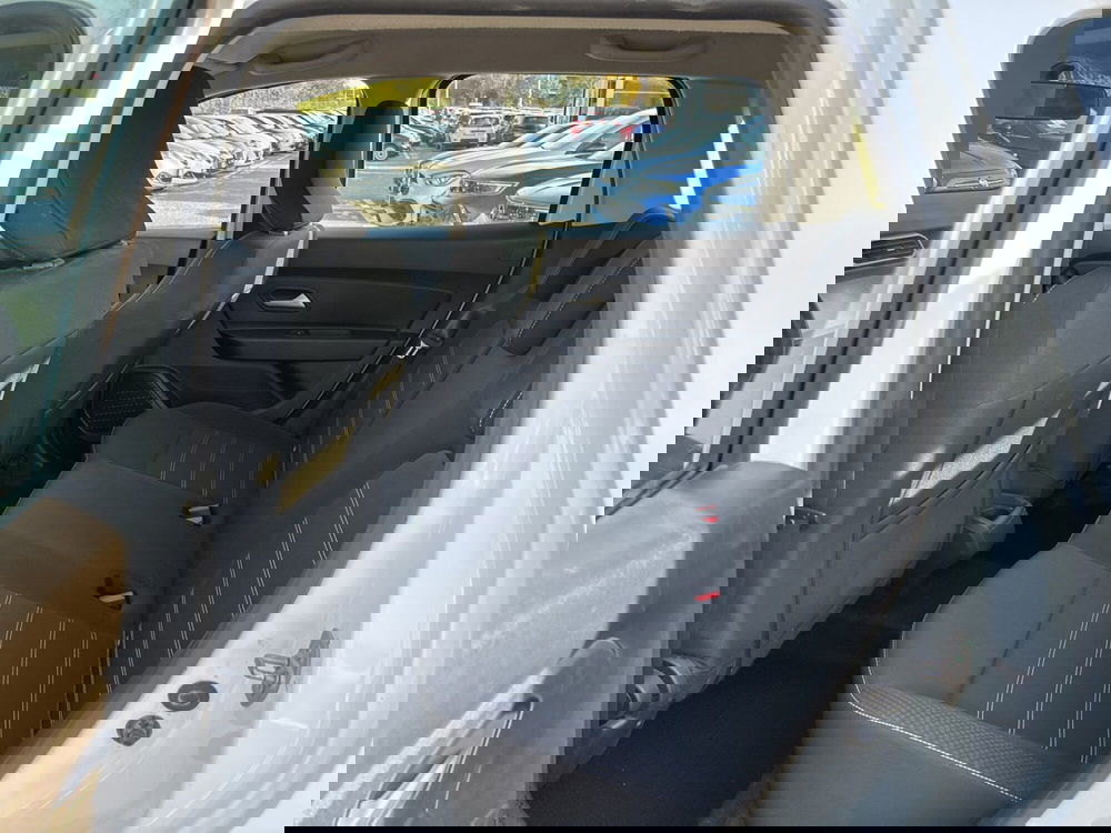 Dacia Duster usata a Latina (12)