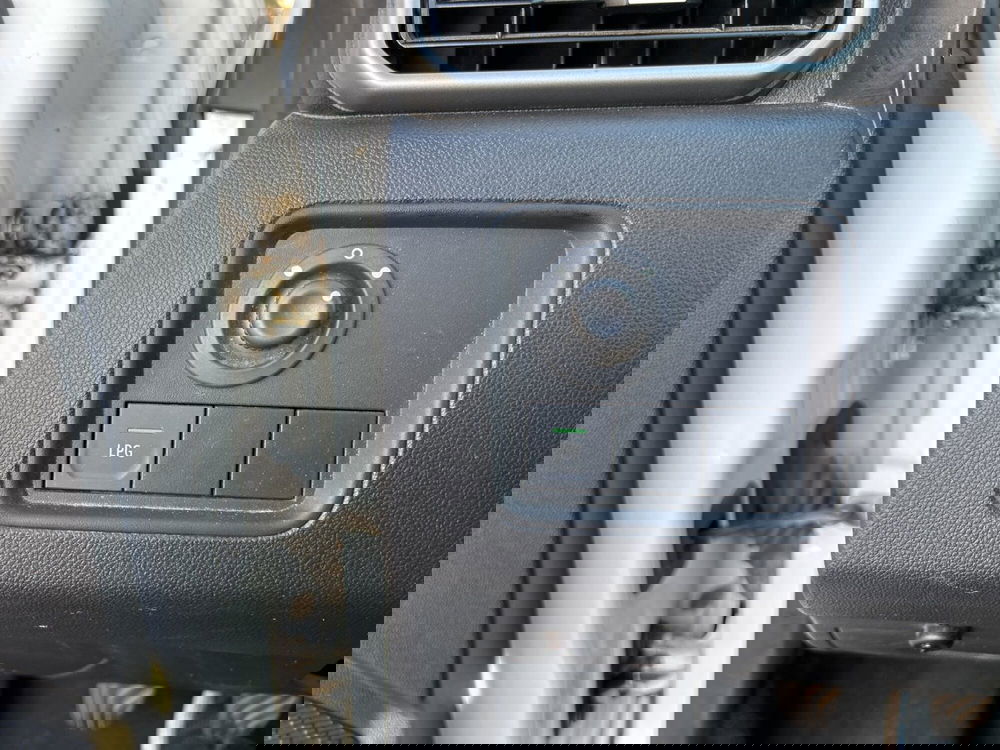 Dacia Duster usata a Latina (14)