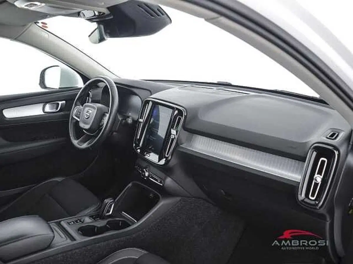 Volvo XC40 usata a Perugia (12)