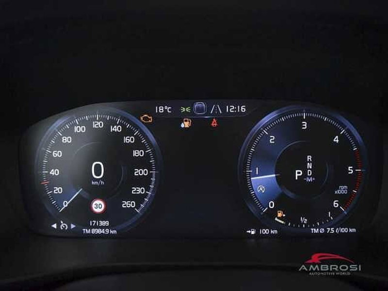 Volvo XC40 usata a Perugia (13)