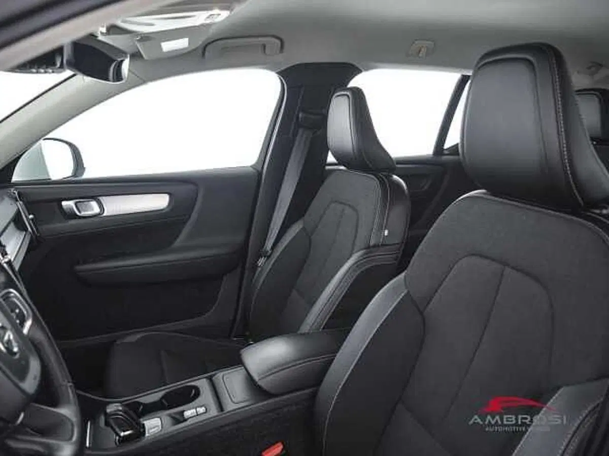 Volvo XC40 usata a Perugia (9)