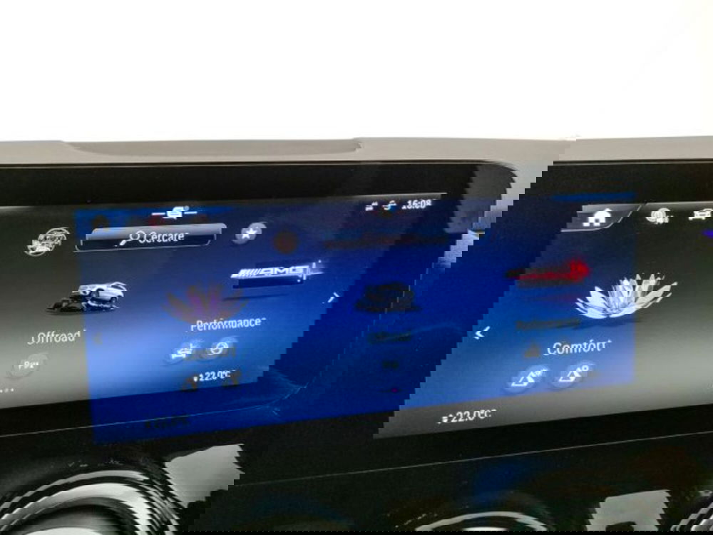 Mercedes-Benz GLA SUV usata a Modena (19)