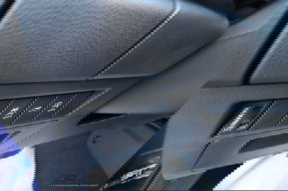 Isuzu D-Max Pick-up nuova a Bologna (12)