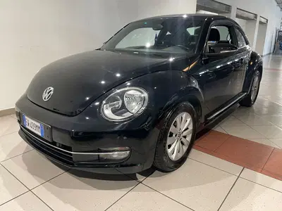 Volkswagen Maggiolino 1.6 TDI Design del 2014 usata a Genova