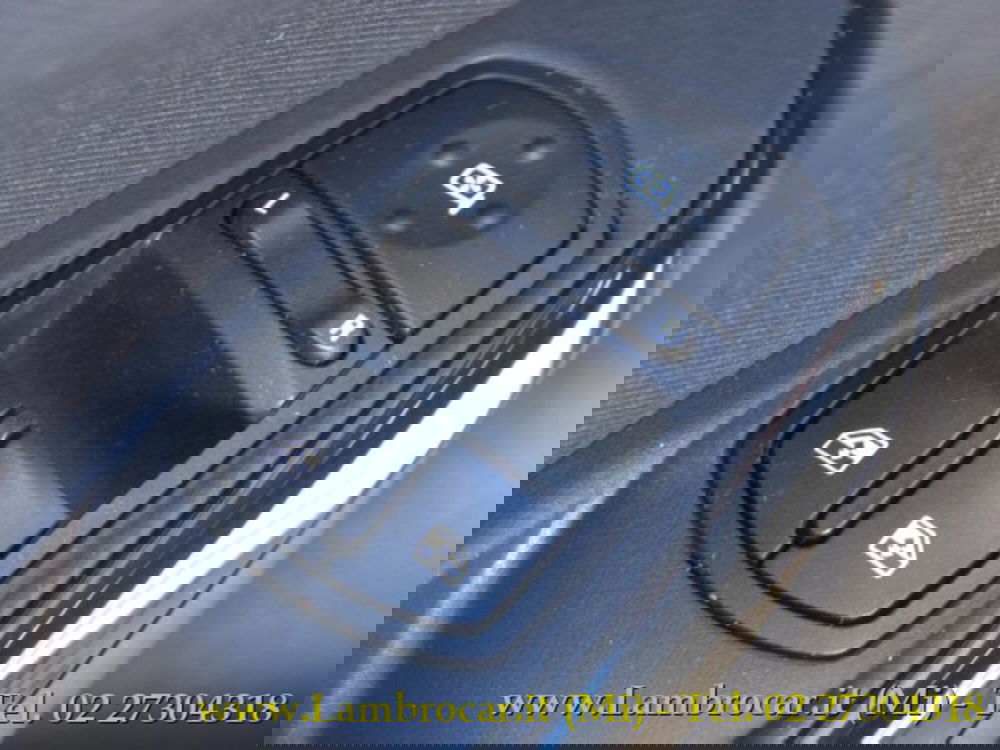 Opel Corsa usata a Milano (17)