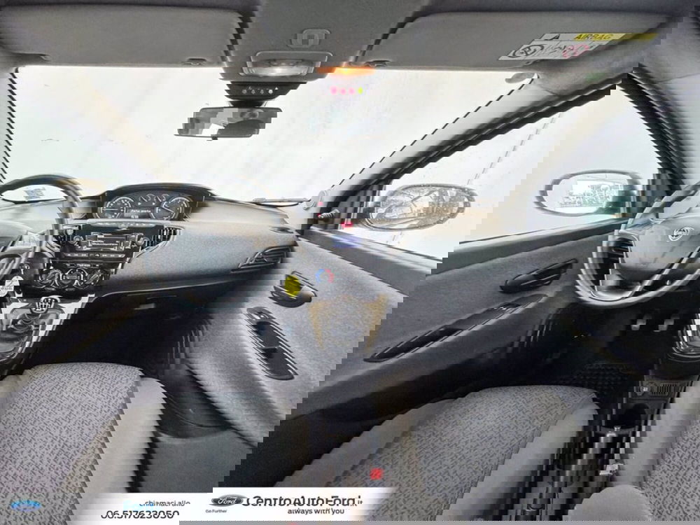 Lancia Ypsilon usata a Roma (10)