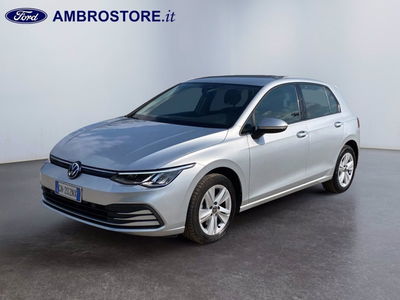 Volkswagen Golf Variant 1.0 eTSI EVO DSG Life del 2023 usata a Milano