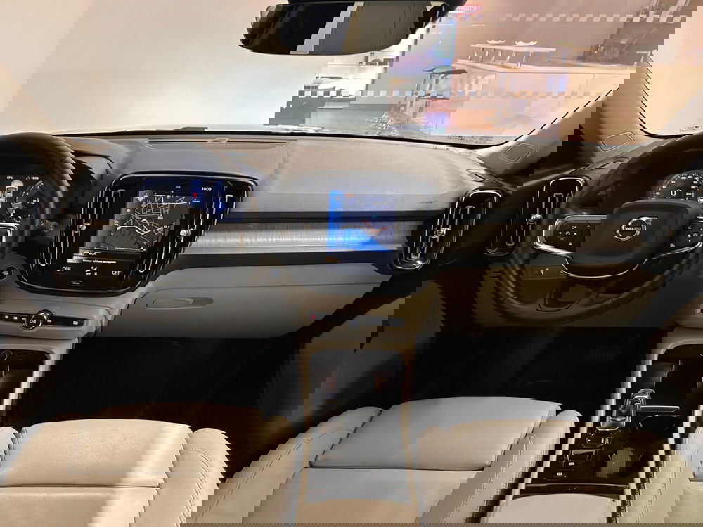 Volvo XC40 usata a Napoli (4)