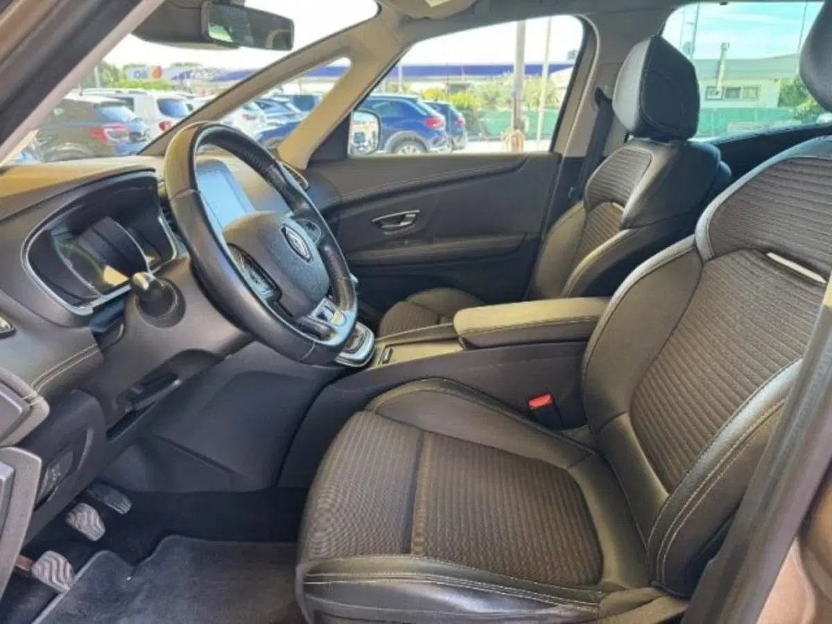 Renault Scenic E-Tech Electric usata a Massa-Carrara (9)