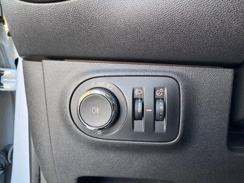 Opel Adam usata a Massa-Carrara (12)