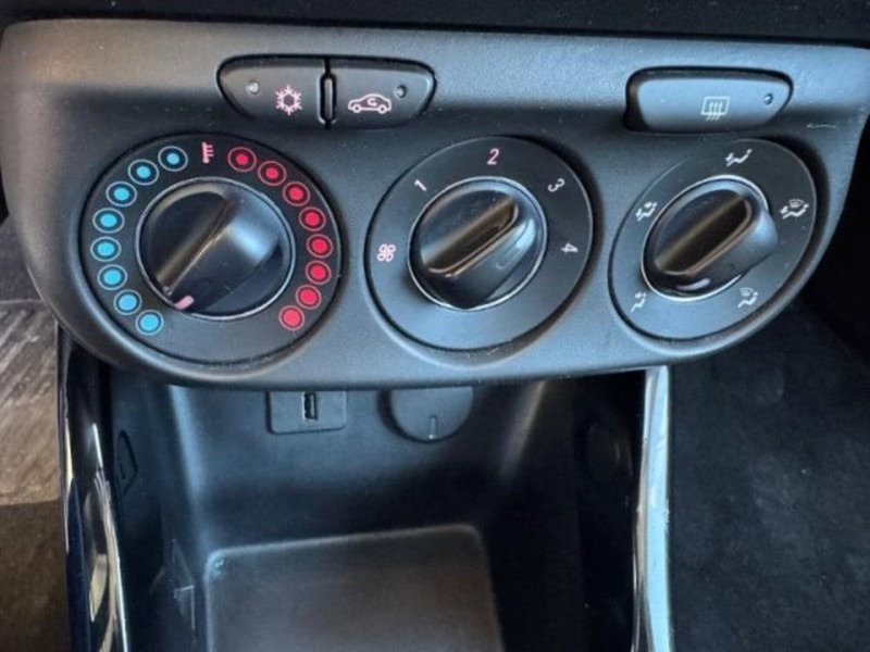 Opel Adam usata a Massa-Carrara (13)