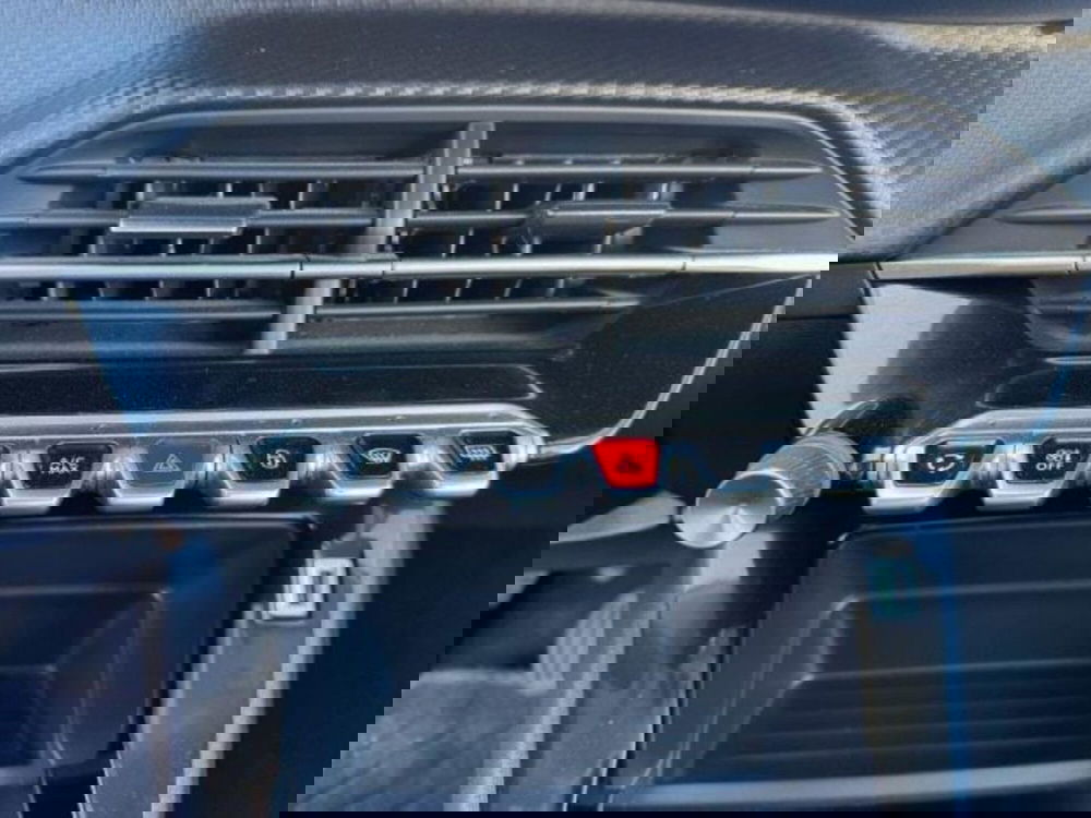 Peugeot 208 usata a Massa-Carrara (10)