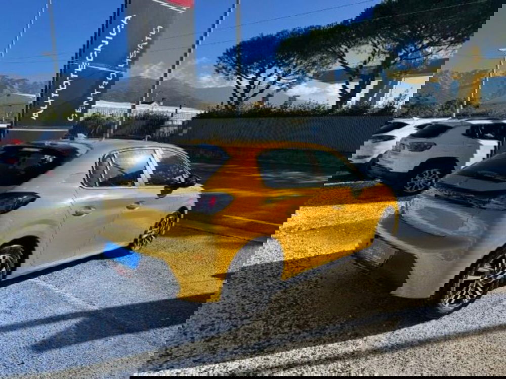 Peugeot 208 usata a Massa-Carrara (4)