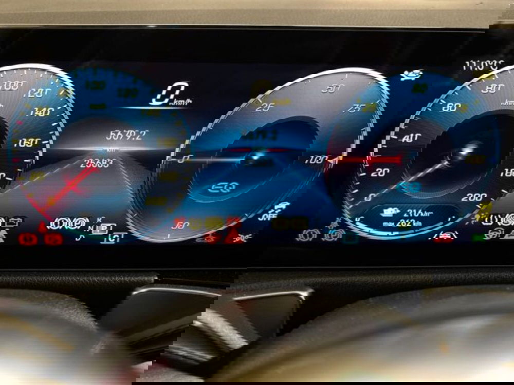 Mercedes-Benz EQB usata a Bologna (13)