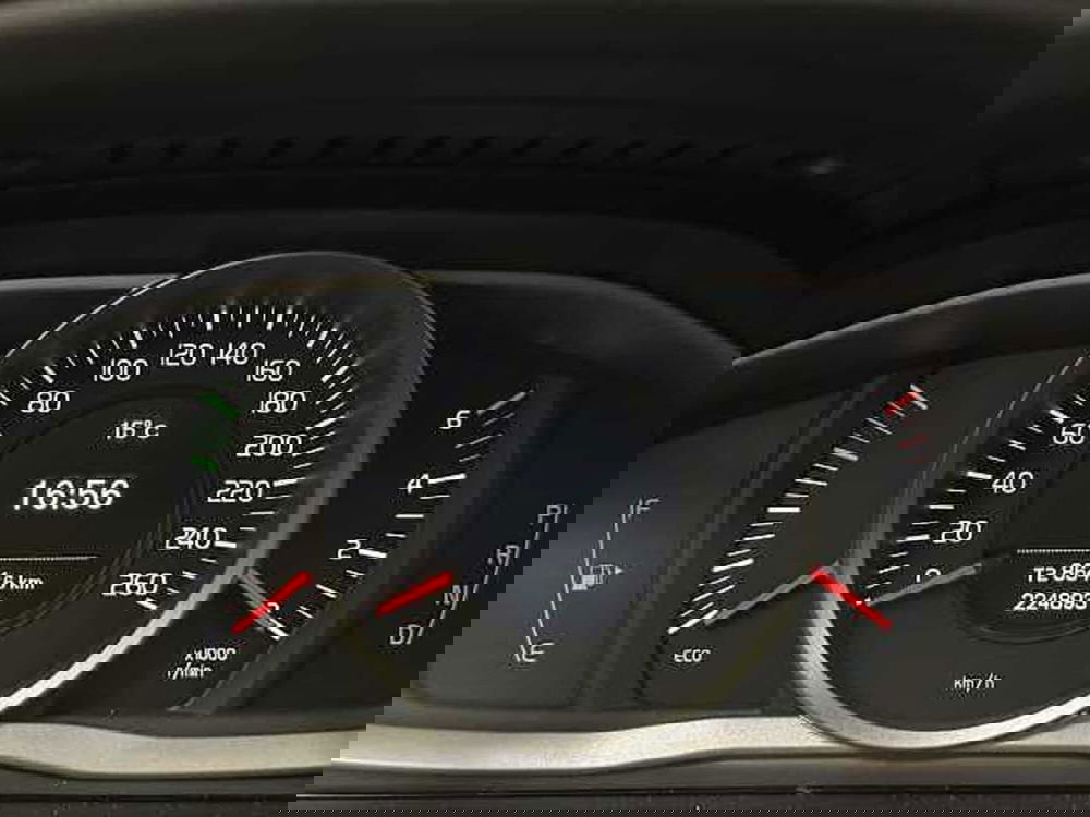 Volvo XC60 usata a Macerata (11)