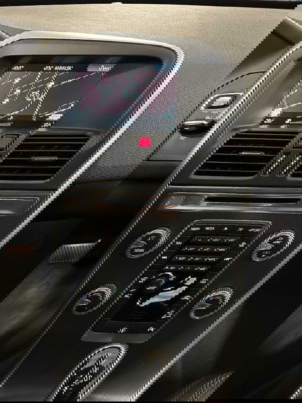 Volvo XC60 usata a Macerata (12)