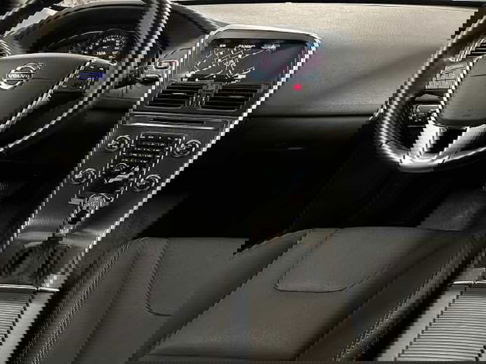 Volvo XC60 usata a Macerata (13)