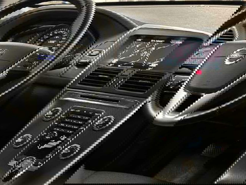 Volvo XC60 usata a Macerata (14)