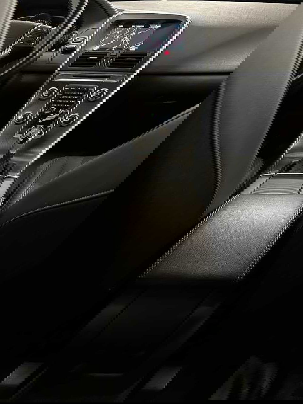 Volvo XC60 usata a Macerata (15)