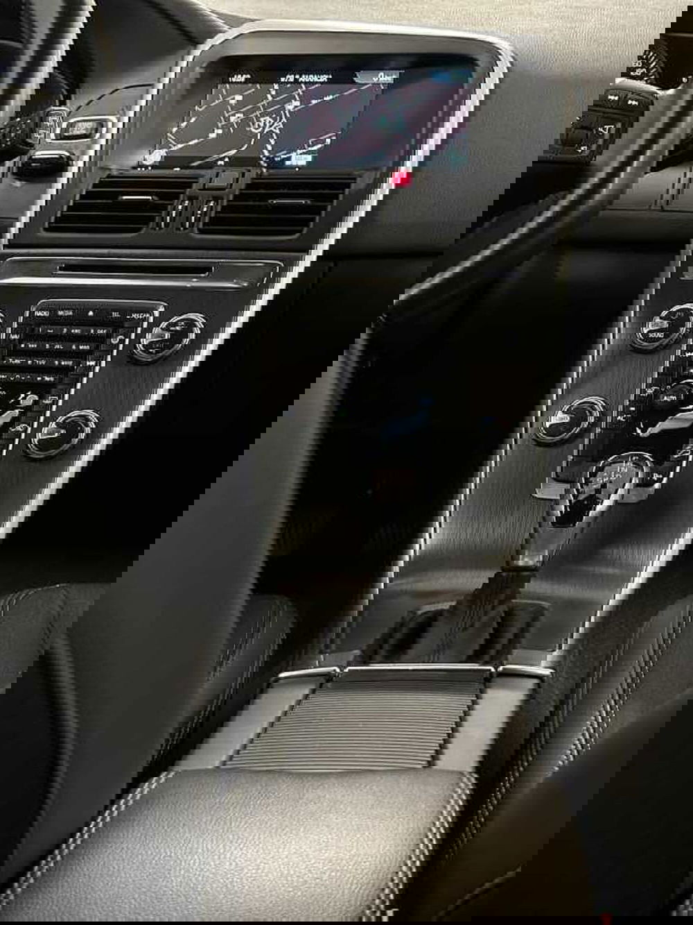 Volvo XC60 usata a Macerata (16)