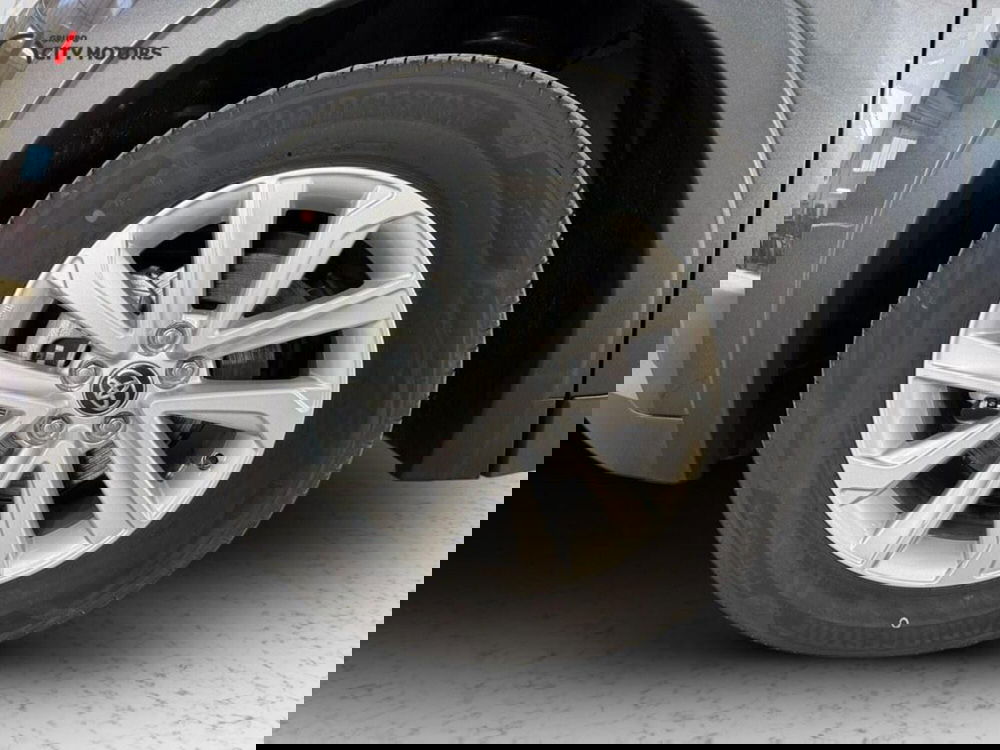 Toyota Toyota C-HR nuova a Monza e Brianza (15)