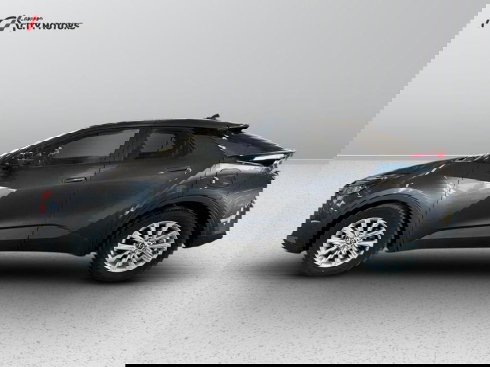 Toyota Toyota C-HR nuova a Monza e Brianza (3)