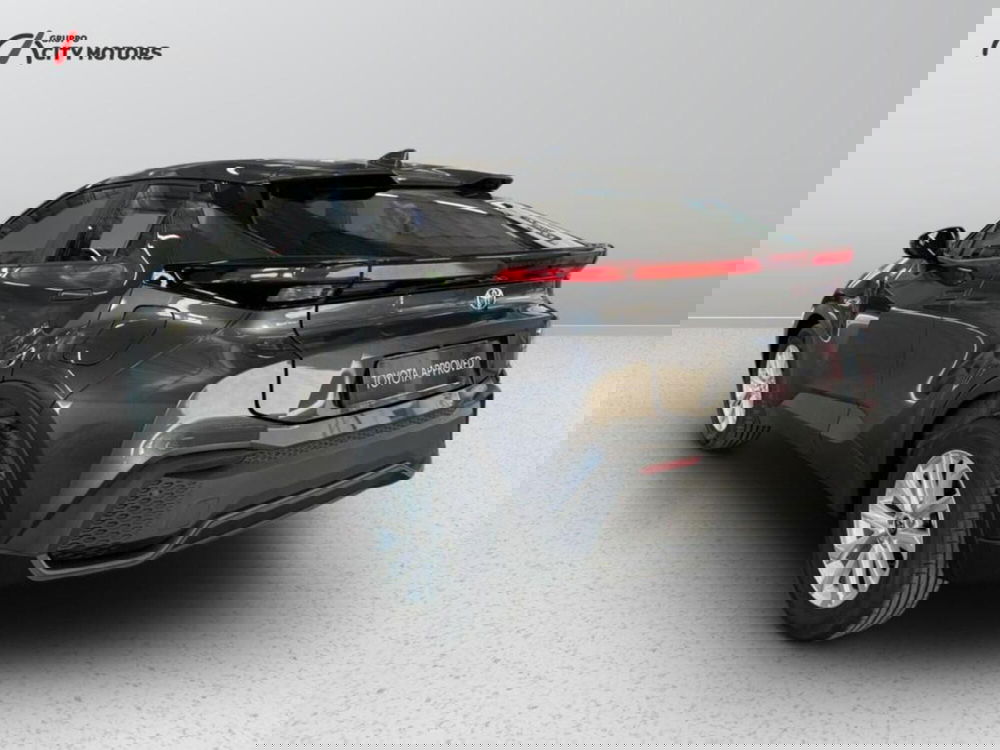 Toyota Toyota C-HR nuova a Monza e Brianza (4)