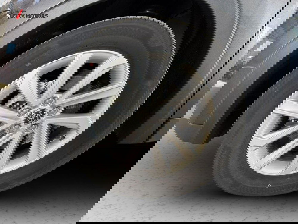 Toyota Toyota C-HR nuova a Monza e Brianza (15)