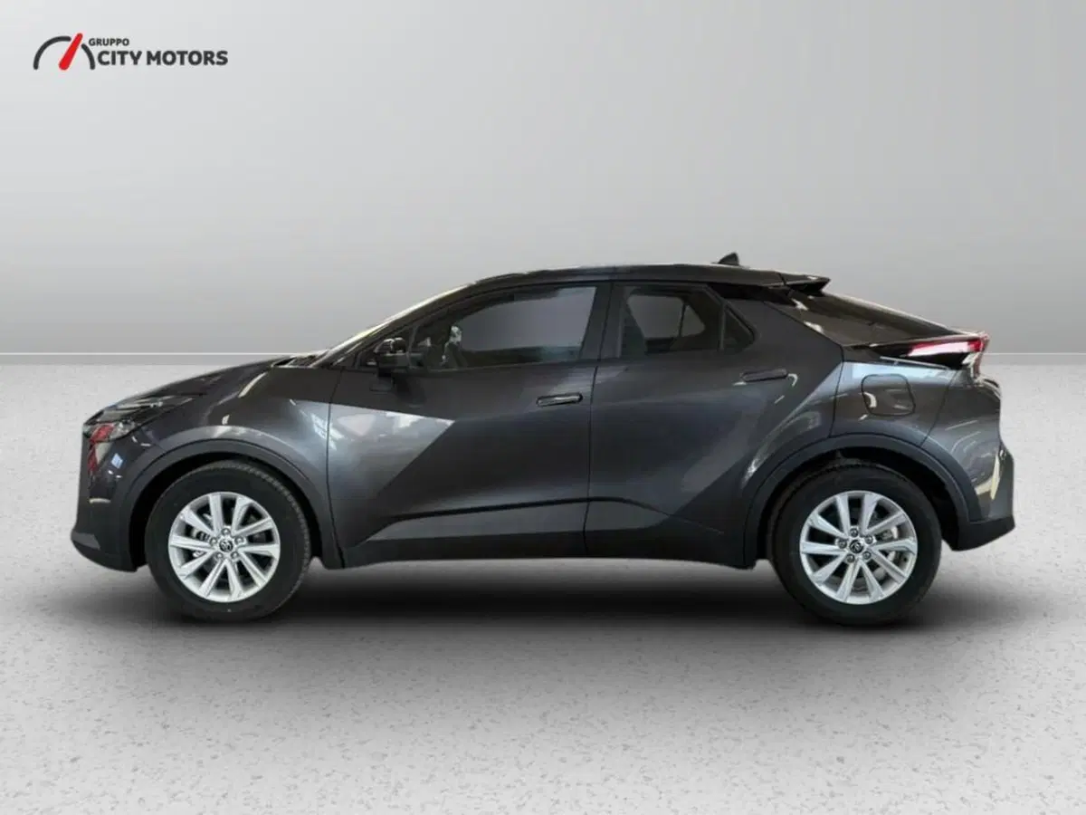 Toyota Toyota C-HR nuova a Monza e Brianza (3)