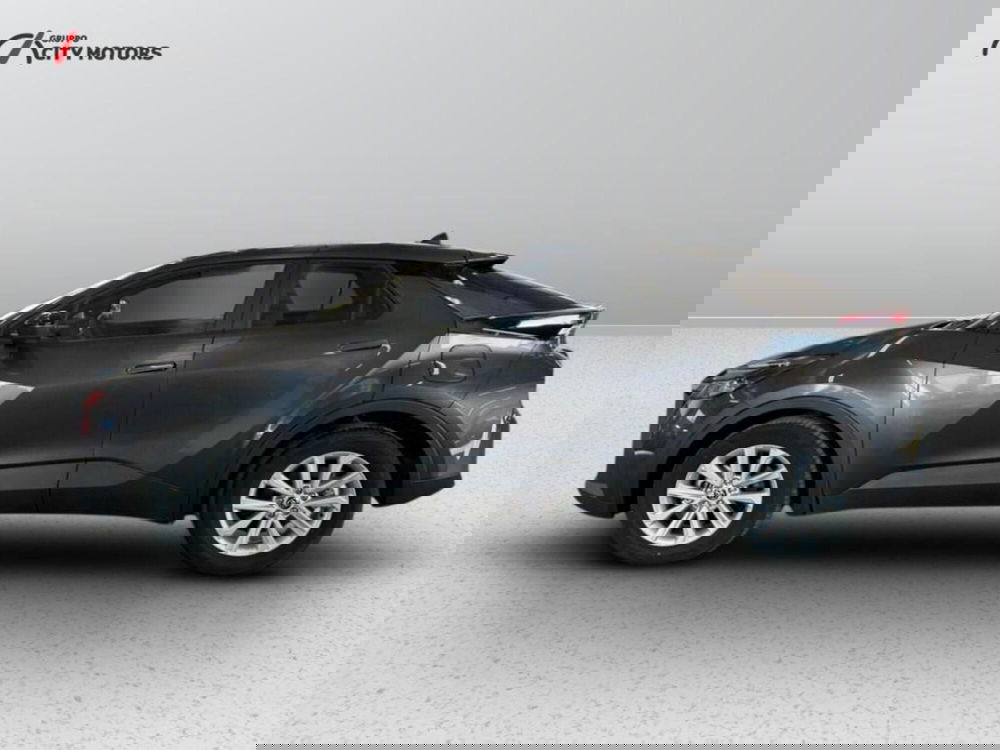 Toyota Toyota C-HR nuova a Monza e Brianza (3)