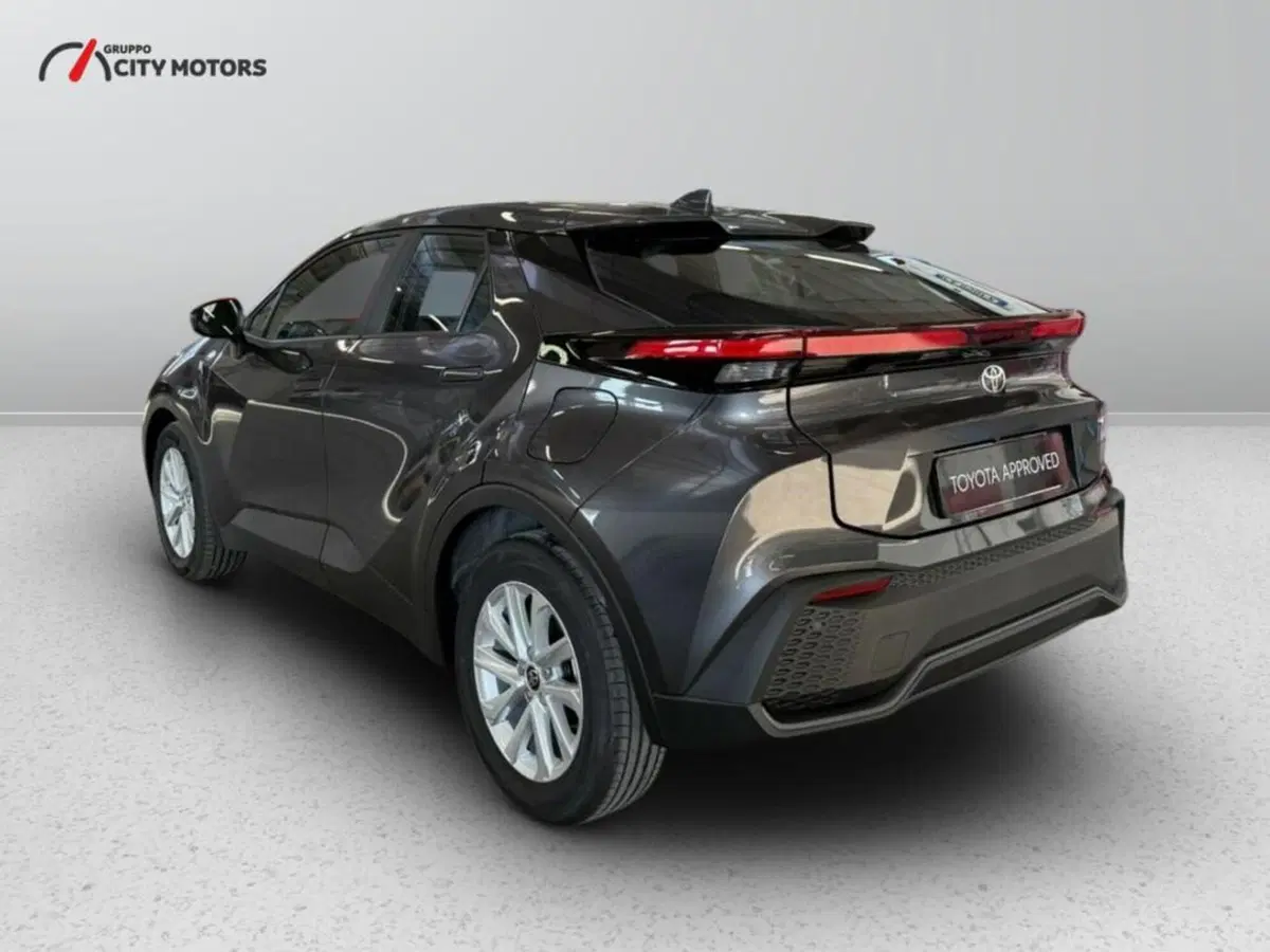 Toyota Toyota C-HR nuova a Monza e Brianza (4)